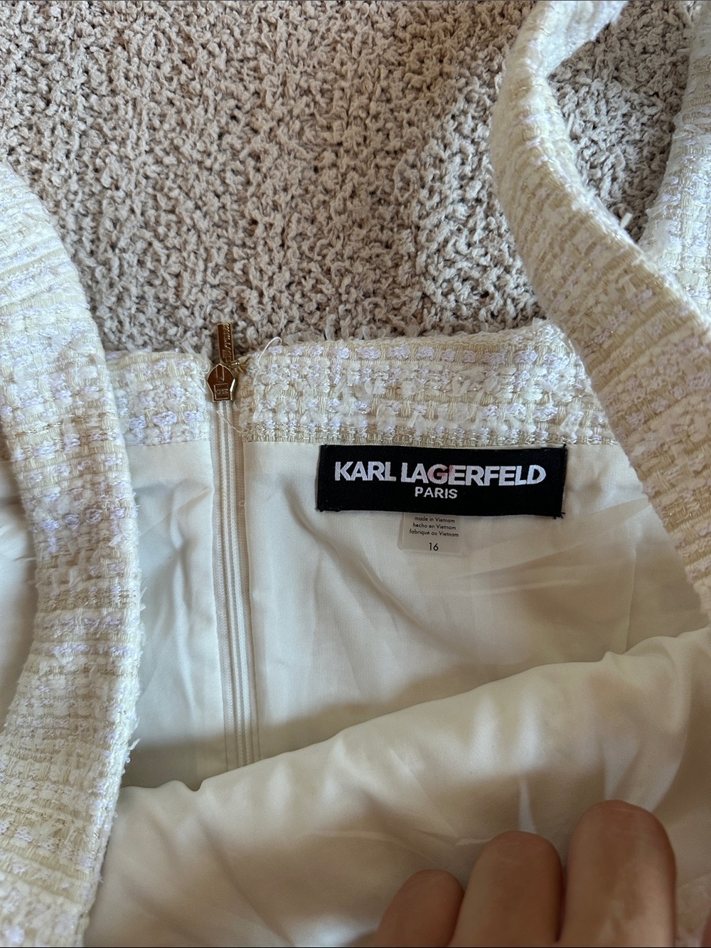 Karl Lagerfeld Paris Ivory Tweed Shift Dress Pearl Buttons Wool Size 16 - Picture 4 of 5